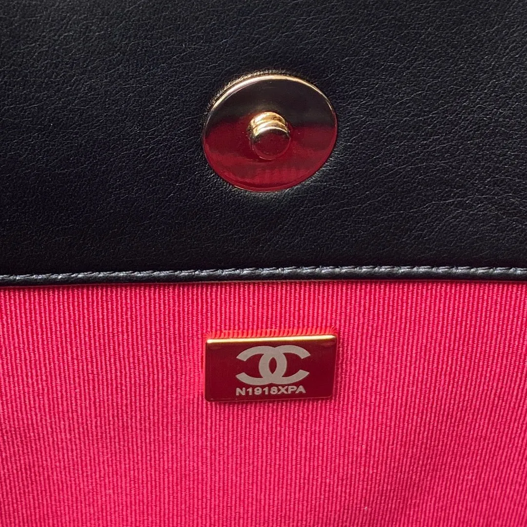 23P Calfskin CHANEL Hobo Gold Black Special edition Hardware Customer-friendly Shopping