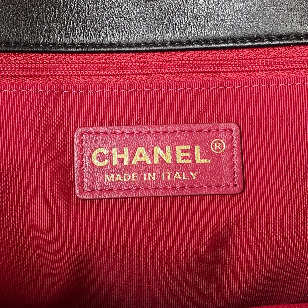 23P Calfskin CHANEL Hobo Gold Black Special edition Hardware Customer-friendly Shopping
