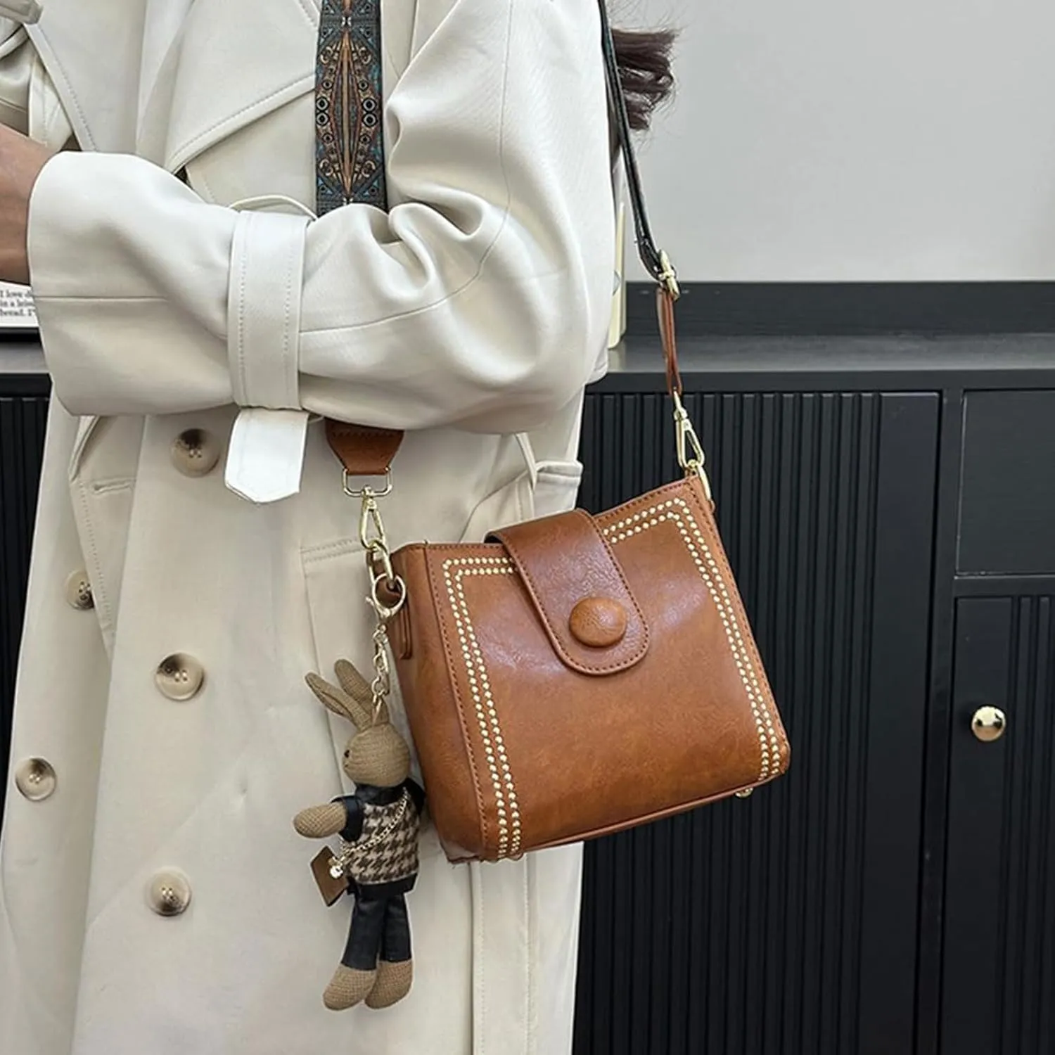 Bootara Bucket Bag, Women's Vintage Bunny Charm Bucket Bag, Retro Water Bucket Shoulder Crossbody Travel Tote Bag