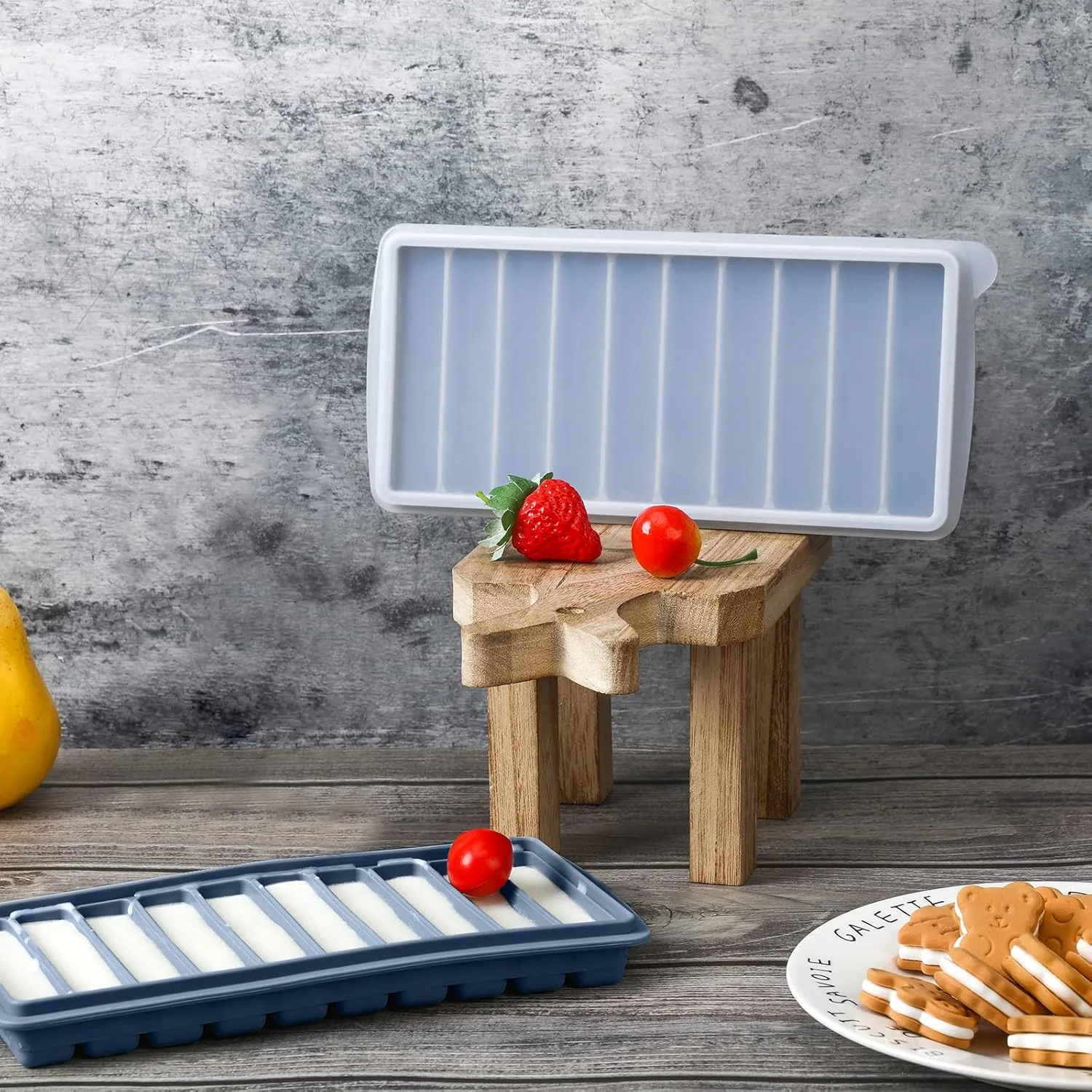 Eaasty 2 Pieces Breastmilk Storage Container Baby Food Milk Silicone Freezer Trays with Lid Breastmilk Freezer Tray Organizer Ice Trays Silicone Storage Bag Tray 10-1 oz Bars(Blue)