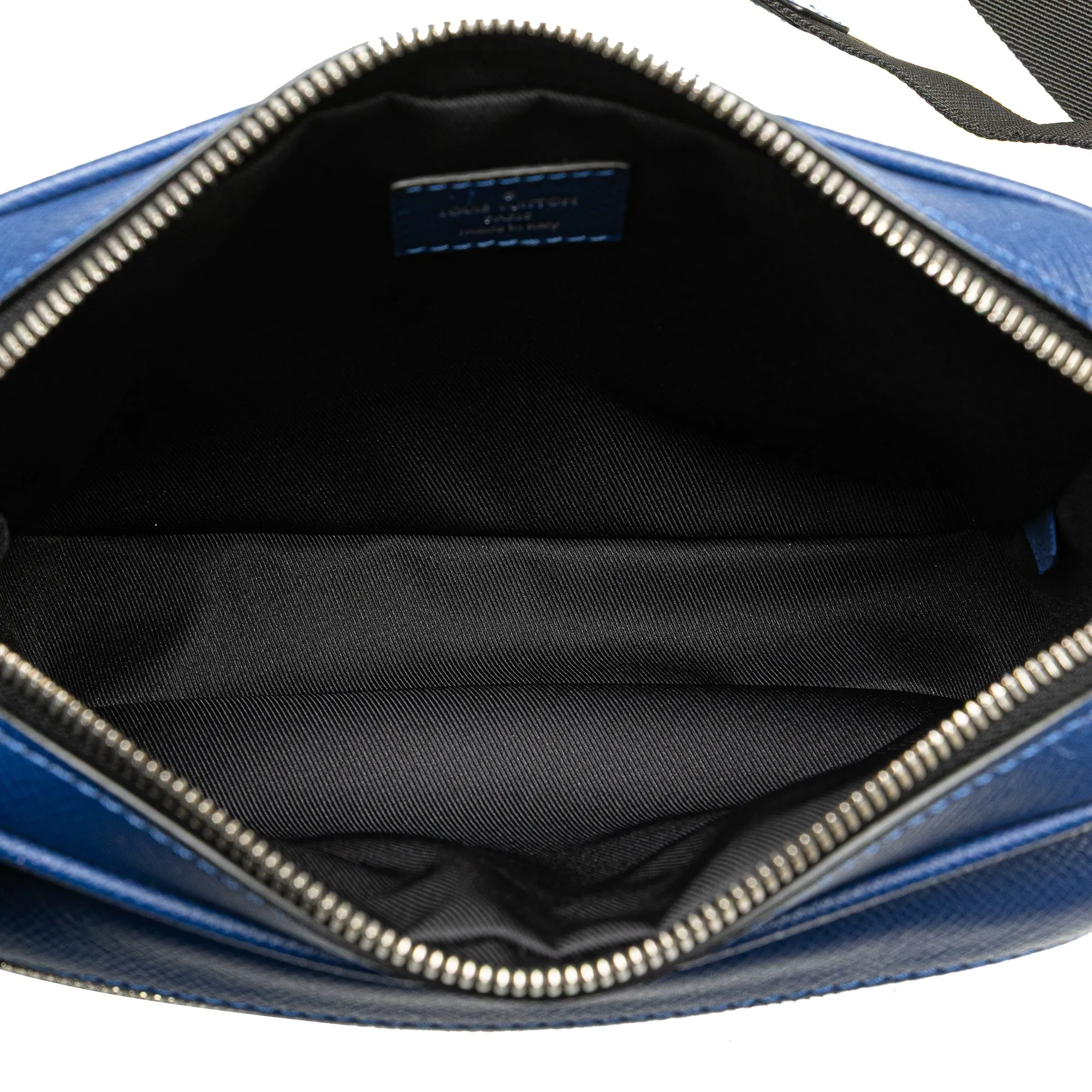 Louis Vuitton Taiga Outdoor Bumbag