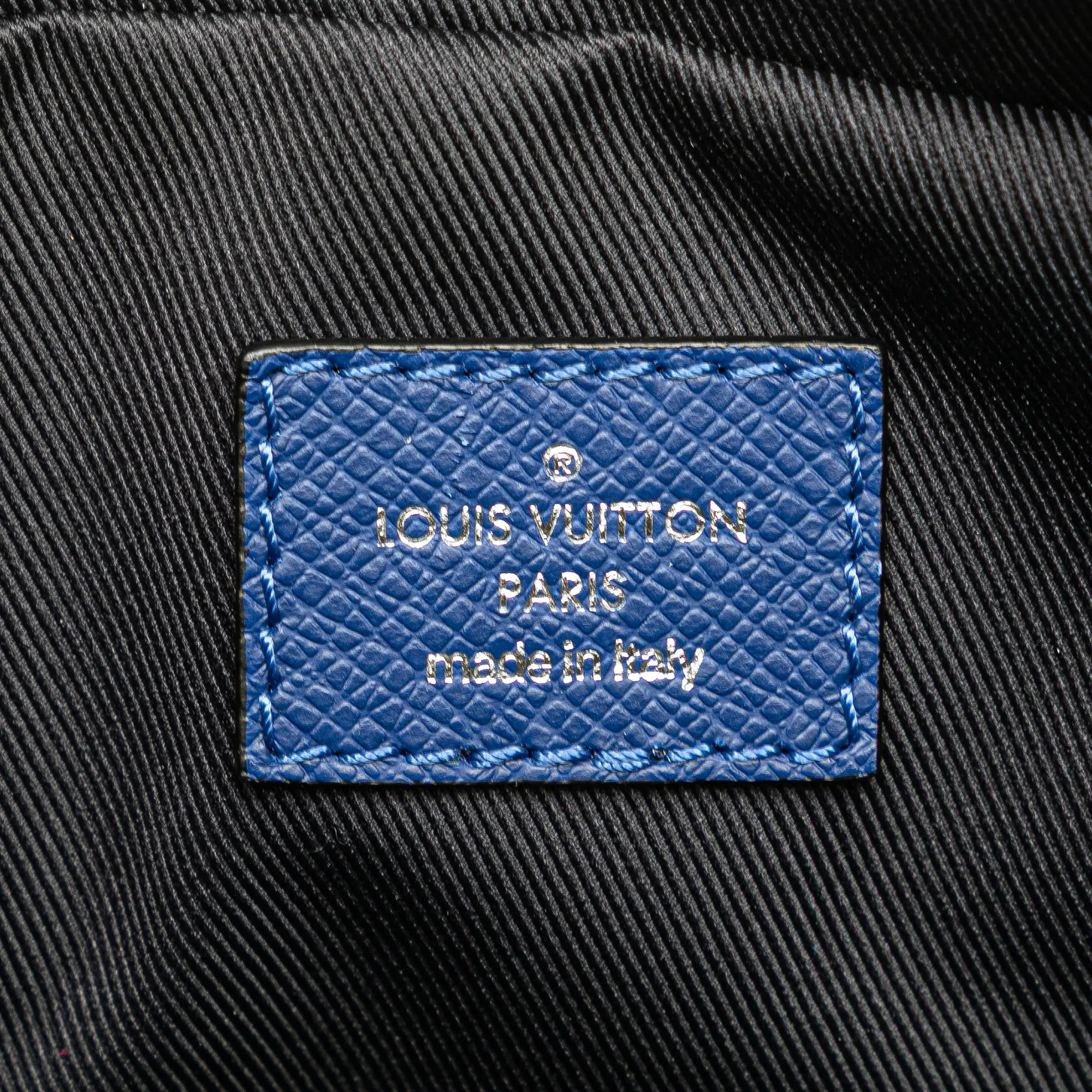 Louis Vuitton Taiga Outdoor Bumbag
