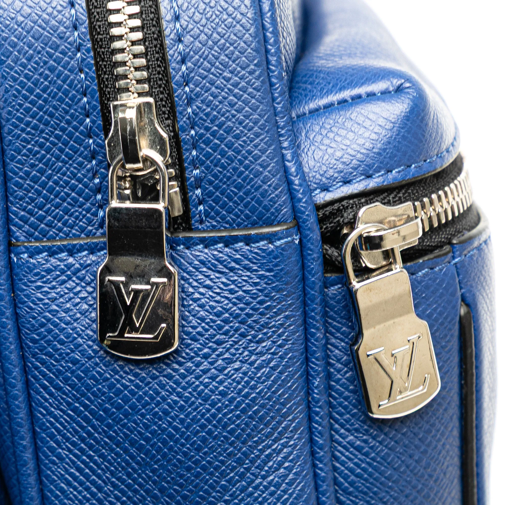 Louis Vuitton Taiga Outdoor Bumbag
