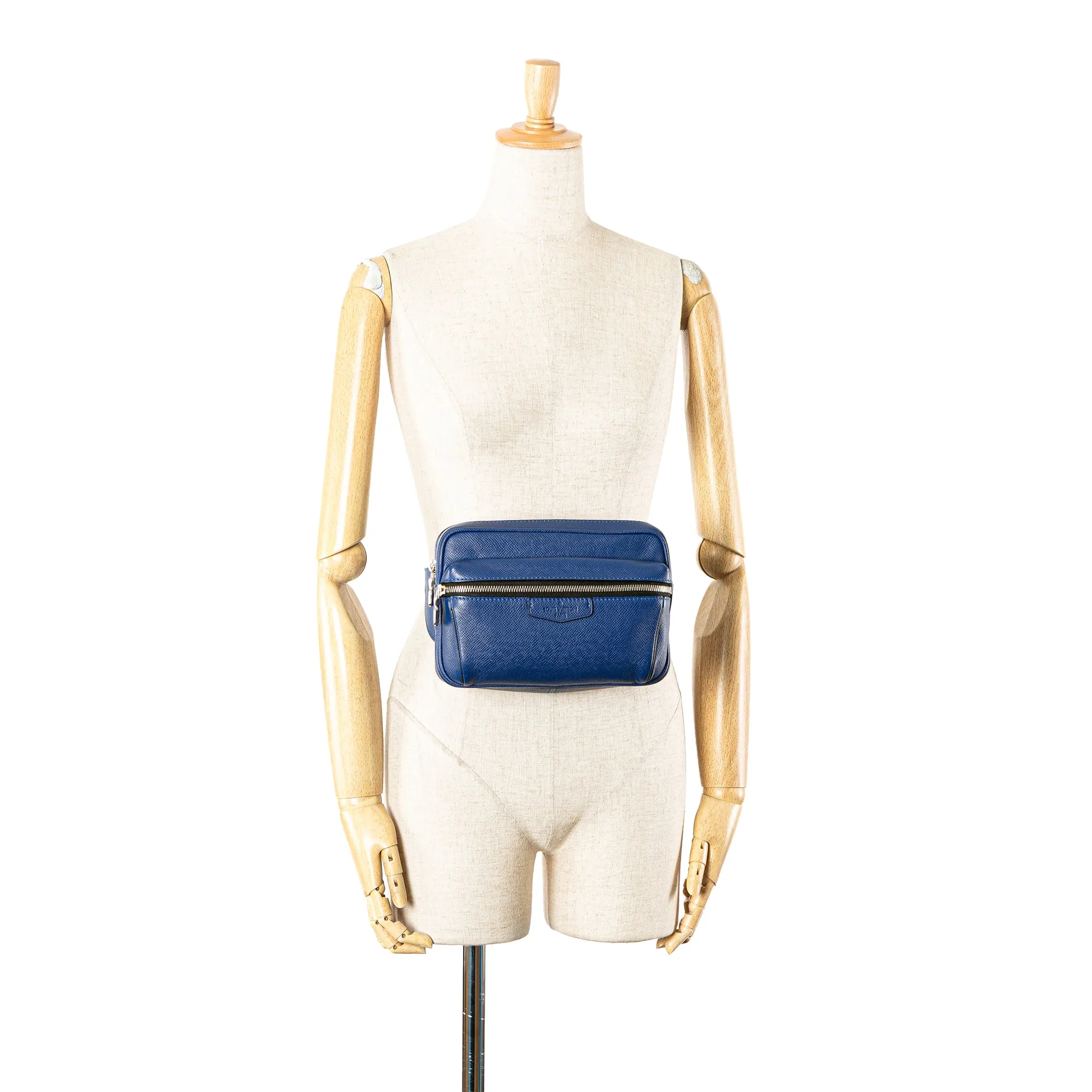 Louis Vuitton Taiga Outdoor Bumbag