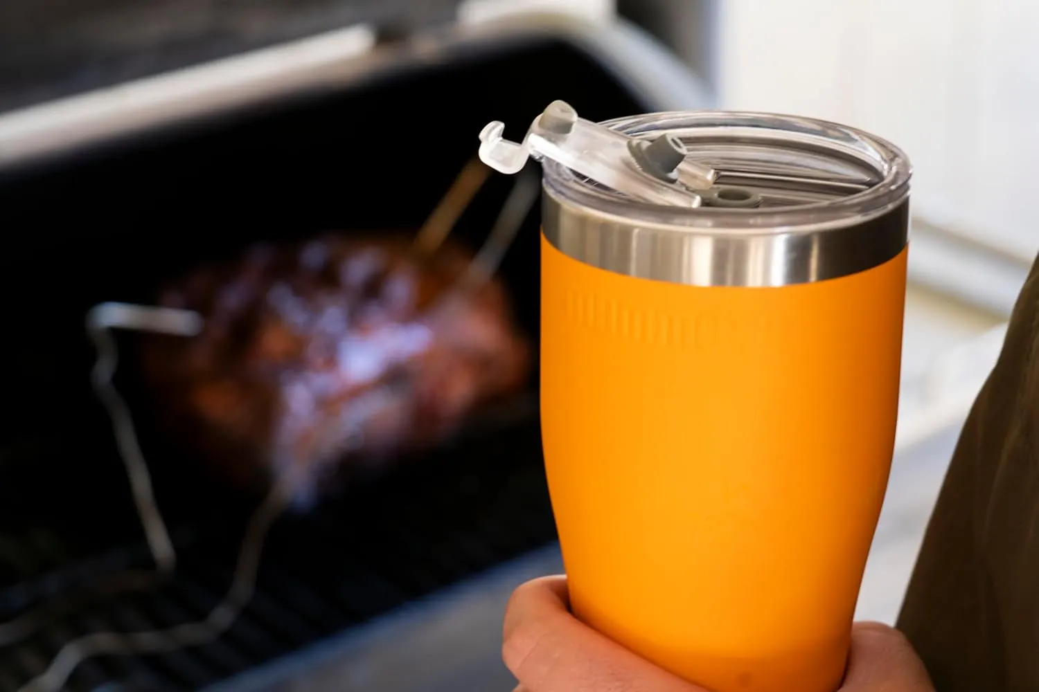 Mammoth Rover 20oz Stainless Steel Tumbler, Double Wall Vacuum Insulated Tumbler with Lid, Great for On The Go, in Black