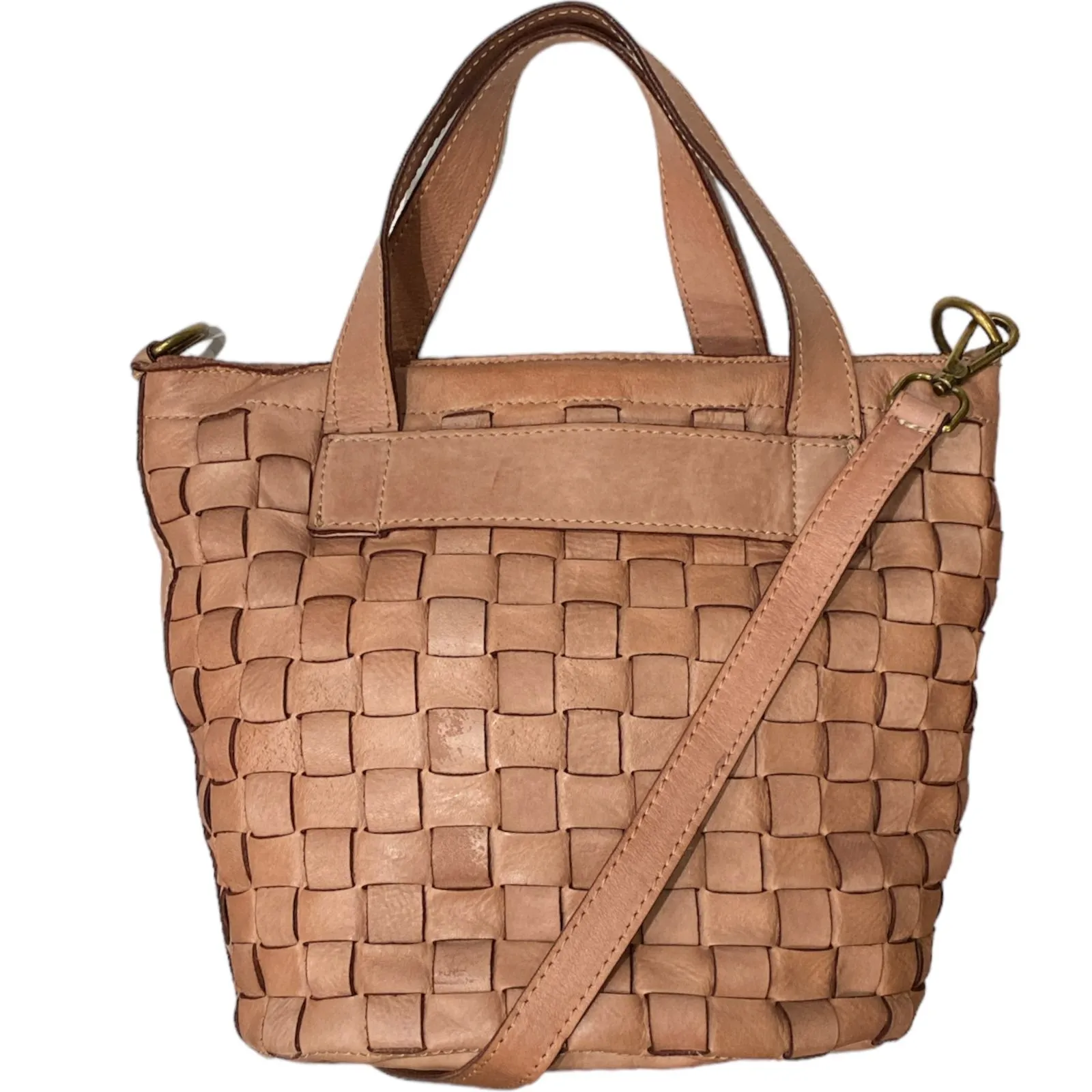 Pink leather handwoven bucket bag