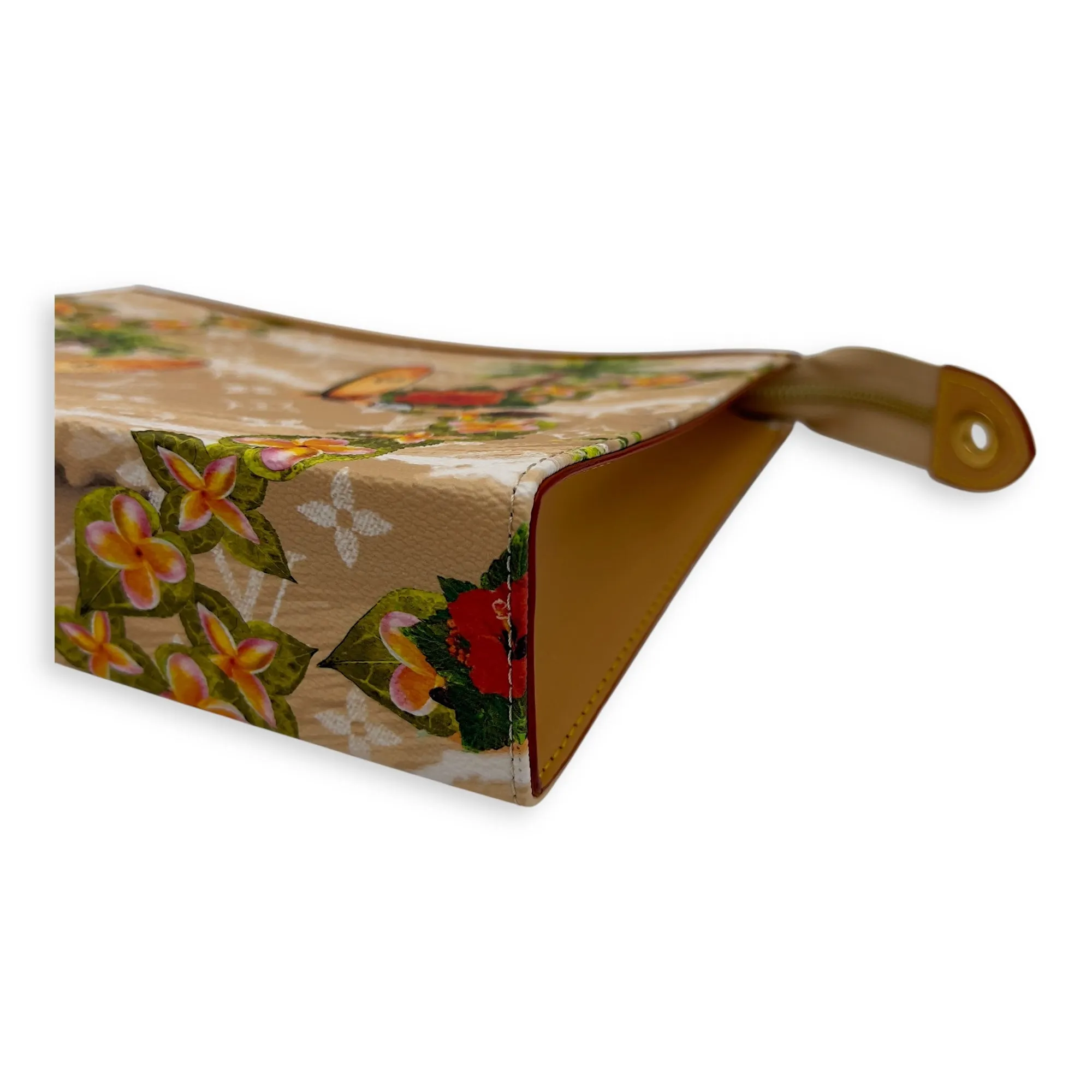 Pochette Voyage Pre-Fall 2024 MM Beige Clutch in Coated Canvas, Gold hardware