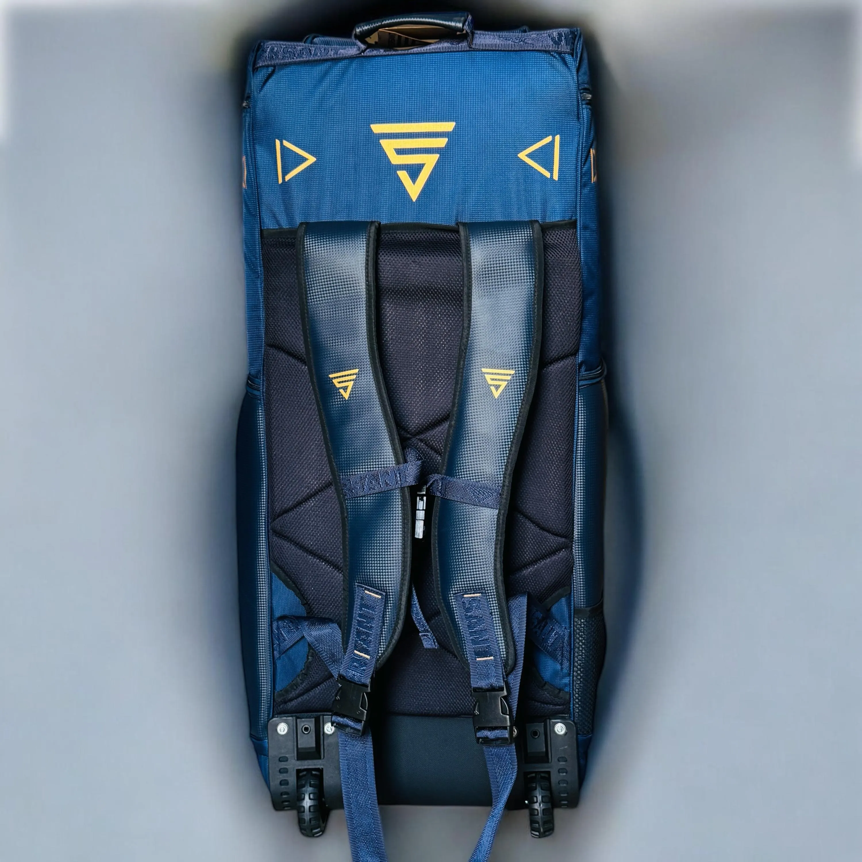 VERSANT GC Wheeling Duffle Cricket kit Bag